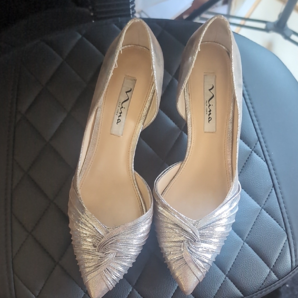 Nina Women's SILVER SATIN MID-HEEL PUMPS Vintage Size 8.5